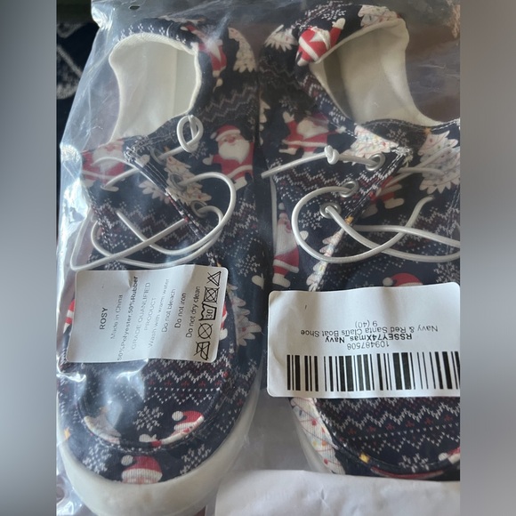 NWOT Navy and Red Santa Boat Shoes - Picture 2 of 6